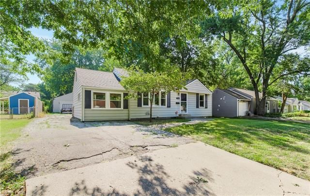 7705 Conser St, Overland Park, KS 66204