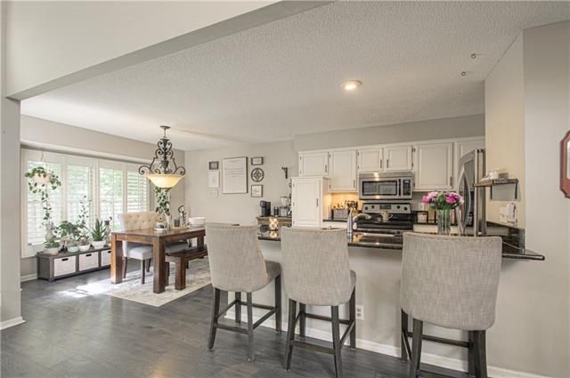 15407 Floyd St, Overland Park, KS 66223