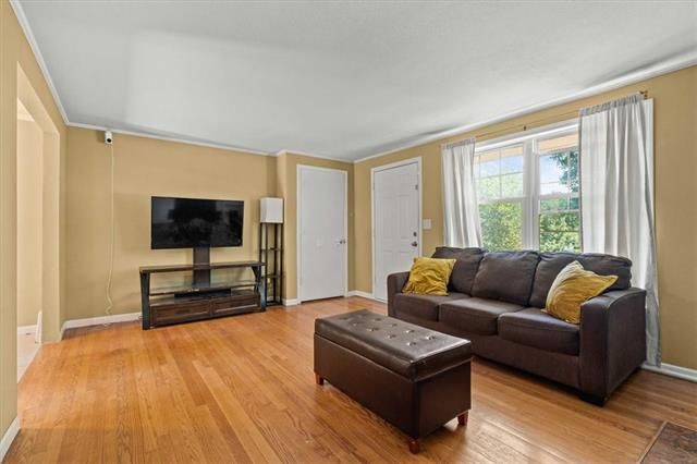 5430 Goodman St, Overland Park, KS 66202
