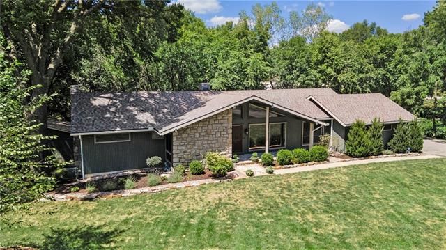 7300 Mackey St, Overland Park, KS 66208
