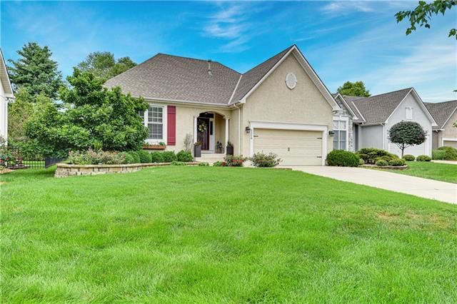 5116 W 159th Ter, Overland Park, KS 66085
