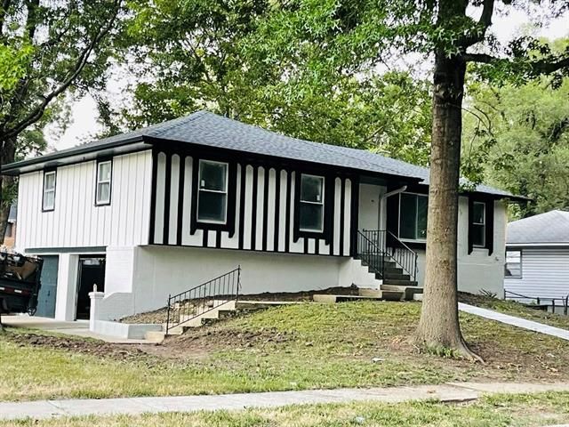 8700 E 111th St, Kansas City, MO 64134