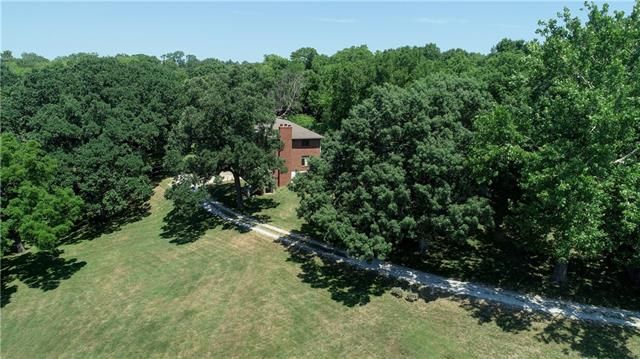 4804 NW Hillside Dr, Riverside, MO 64150