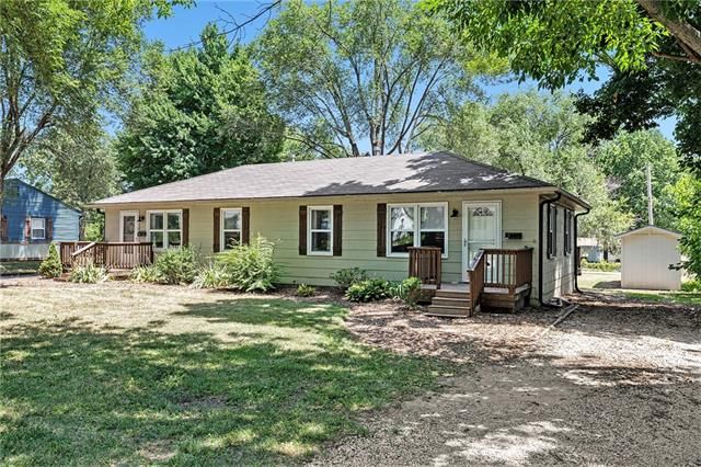 12821-12823 12th St, Grandview, MO 64030
