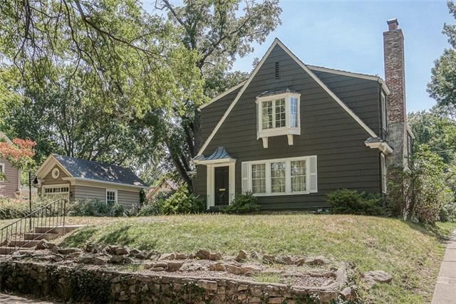 31 E 62nd St, Kansas City, MO 64113