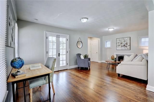 7564 Walnut St, Kansas City, MO 64114