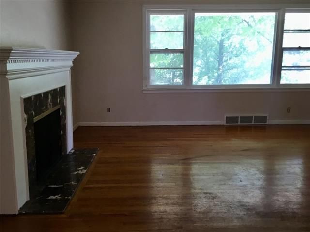 6540 Scenic Dr, Kansas City, MO 64133