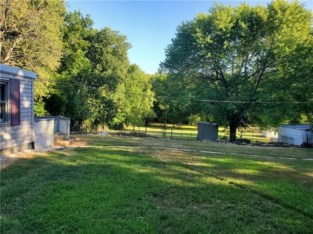 7605 E 69th St, Kansas City, MO 64133