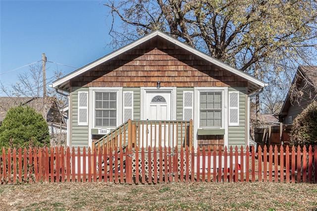 1808 E 83rd Ter, Kansas City, MO 64132