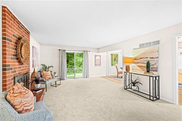 10401 Ash St, Overland Park, KS 66207