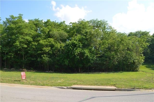 6815 N Myrtle Ave, Gladstone, MO 64119