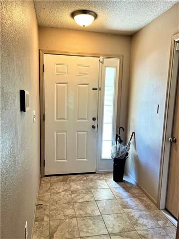 10610 E 46th Ter, Kansas City, MO 64133