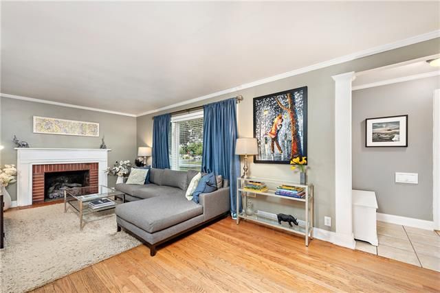 406 W 70th Ter, Kansas City, MO 64113