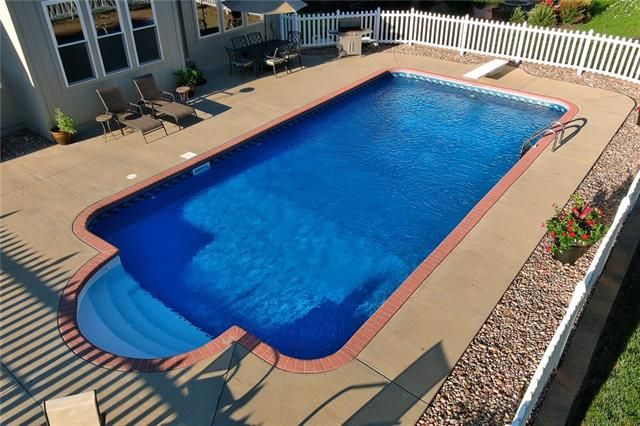 2417 SW Kenwill Dr, Lee's Summit, MO 64082
