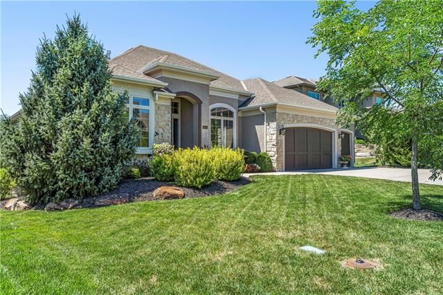 16520 Cody St, Overland Park, KS 66221