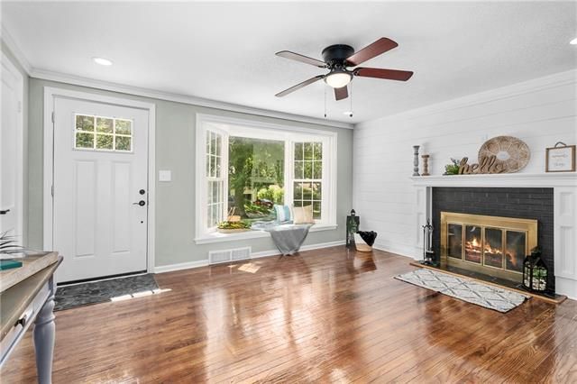 8655 Grande Pas St, Kansas City, MO 64114