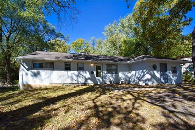 7802 E 112th St, Kansas City, MO 64134