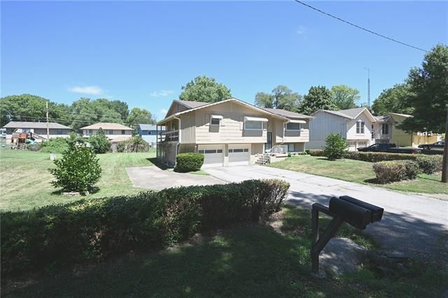 4830 NE 47th St, Kansas City, MO 64117