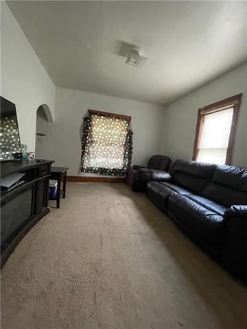 1963 Parallel Ave, Kansas City, KS 66104