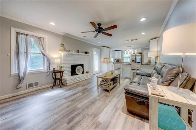 1 E 127 St, Kansas City, MO 64145