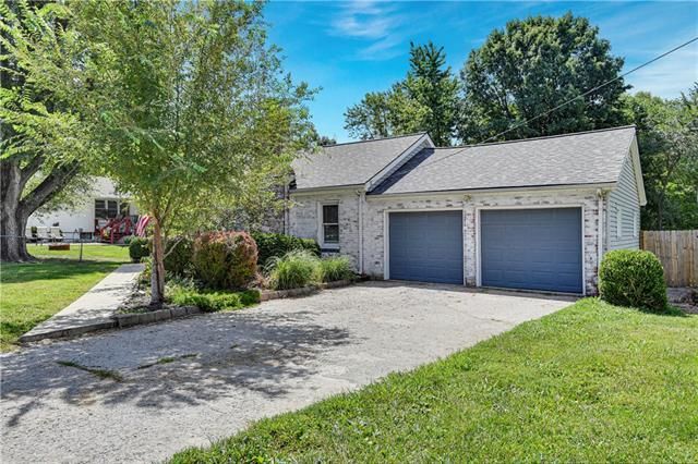 8719 E 57th St, Kansas City, MO 64129