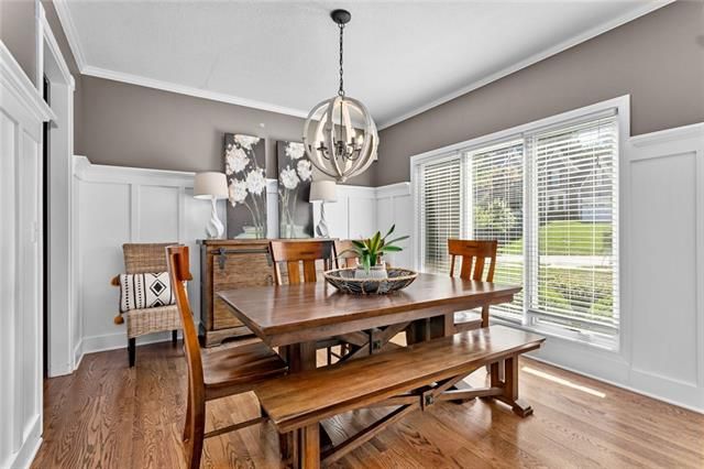 709 SW Trailpark Dr, Lee's Summit, MO 64081