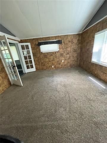 3635 E 57th St, Kansas City, MO 64130
