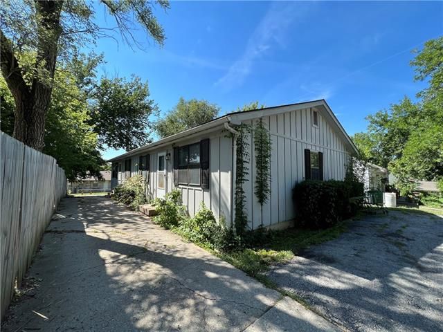 4214 N Jackson Ave, Kansas City, MO 64117