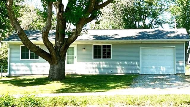 501 Macadee St, Maysville, MO 64469
