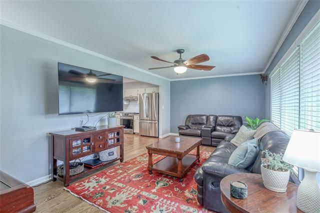 800 E 117th Ter, Kansas City, MO 64131