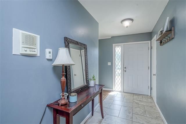 800 E 117th Ter, Kansas City, MO 64131