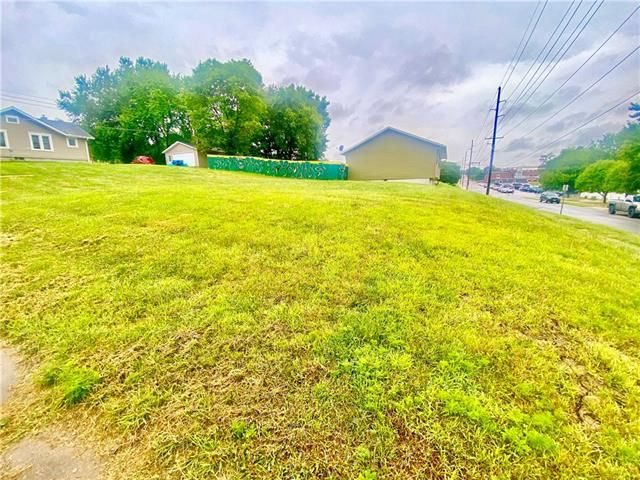 134 N Davis St, Maryville, MO 64468