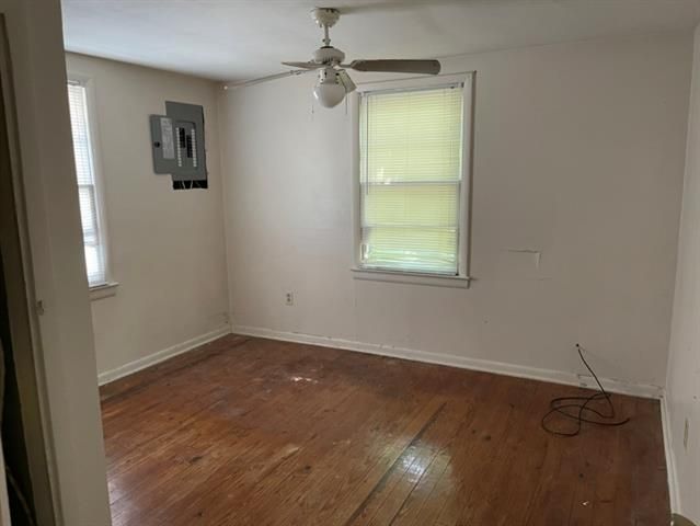 8803 E Roberts St, Independence, MO 64053