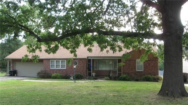 1441 S Hickory St, Ottawa, KS 66067