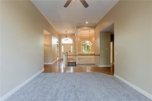 11409 Shadow Glen Ct, Peculiar, MO 64078