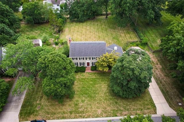 5349 W 101st Ter, Overland Park, KS 66207