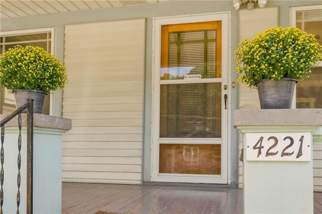 4221 State Line Rd, Kansas City, MO 64111