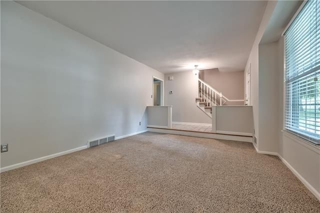 10109 97th Ter, Overland Park, KS 66212