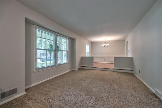 10109 97th Ter, Overland Park, KS 66212