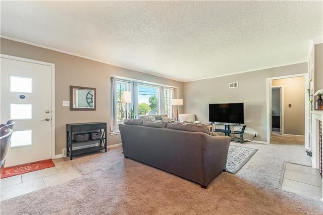 9800 Wornall Rd, Kansas City, MO 64114