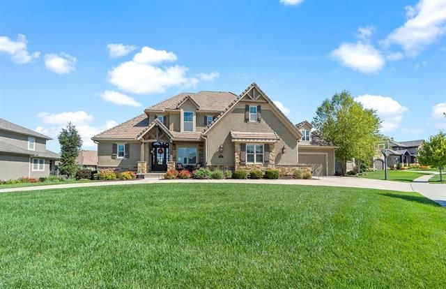 11704 W 164th Pl, Overland Park, KS 66062