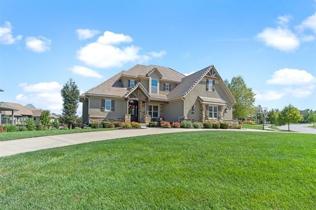 11704 W 164th Pl, Overland Park, KS 66062