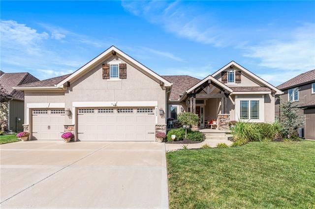 4608 NW Montebella Dr, Riverside, MO 64150