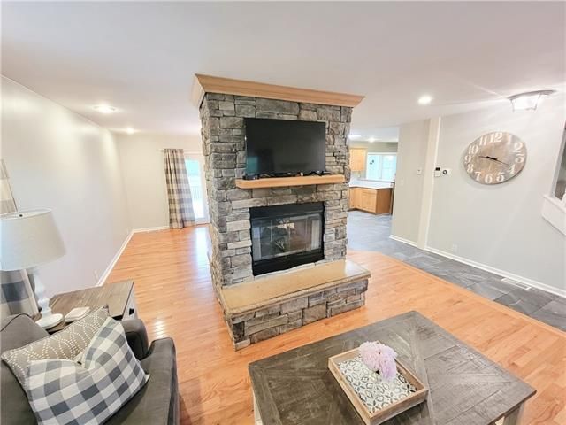 10 SW 260 Rd, Warrensburg, MO 64093
