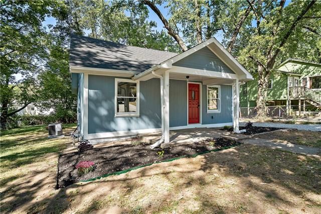 4236 Kelsey Rd, Kansas City, MO 64116