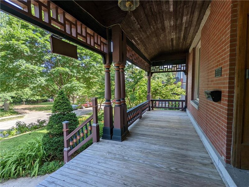 3334 Harrison St, Kansas City, MO 64109