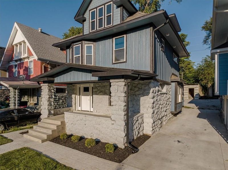 2723 Harrison St, Kansas City, MO 64109