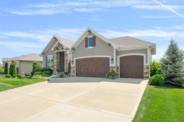 11525 W 152nd St, Overland Park, KS 66221