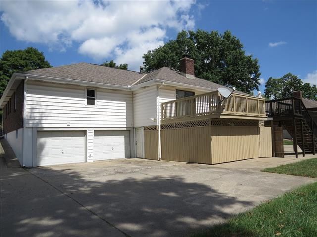 613 E 117 St, Kansas City, MO 64131