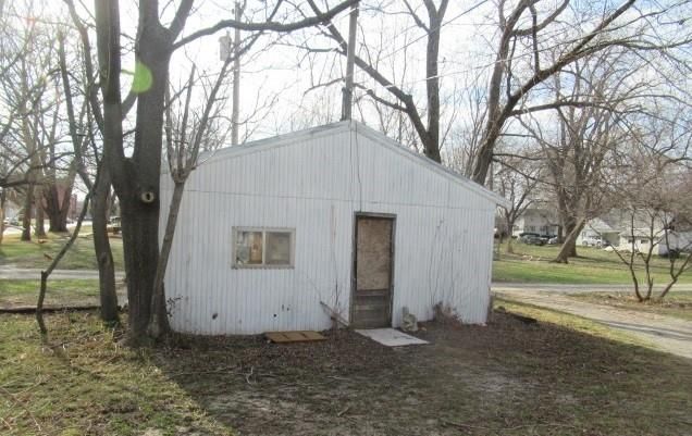 421 E 3rd St, Ottawa, KS 66013